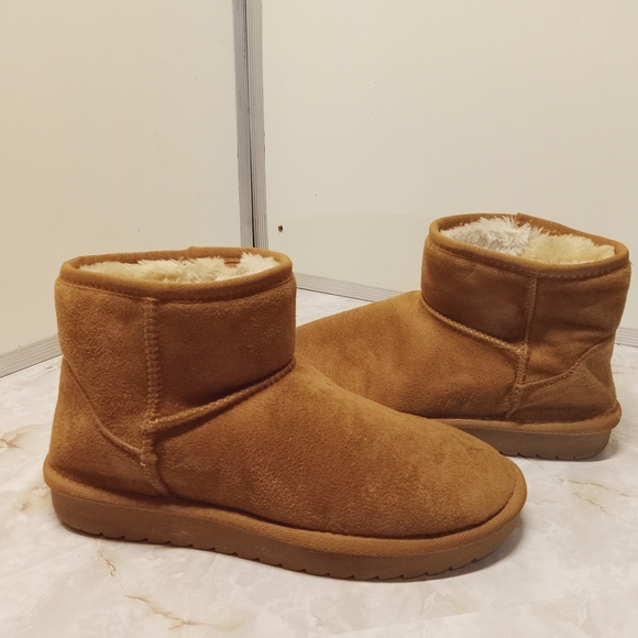 Cozy Tan Ankle Boots with Sherpa Fur Lining - Picture 1 of 13